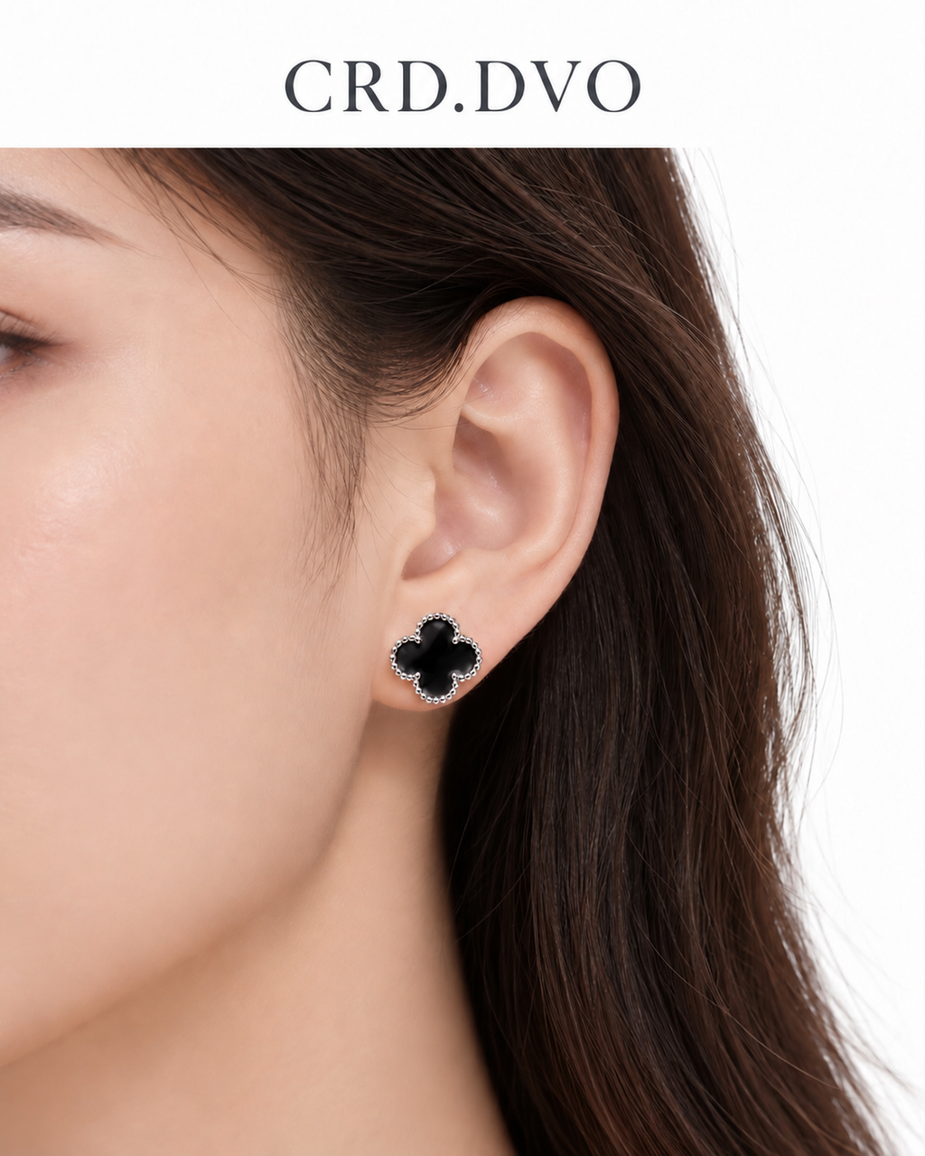 BLACK CLOVER STUD EARRING