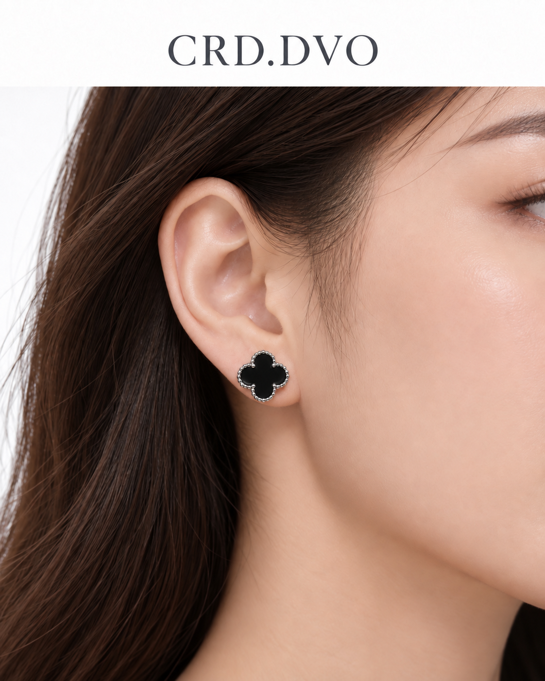 BLACK CLOVER STUD EARRING