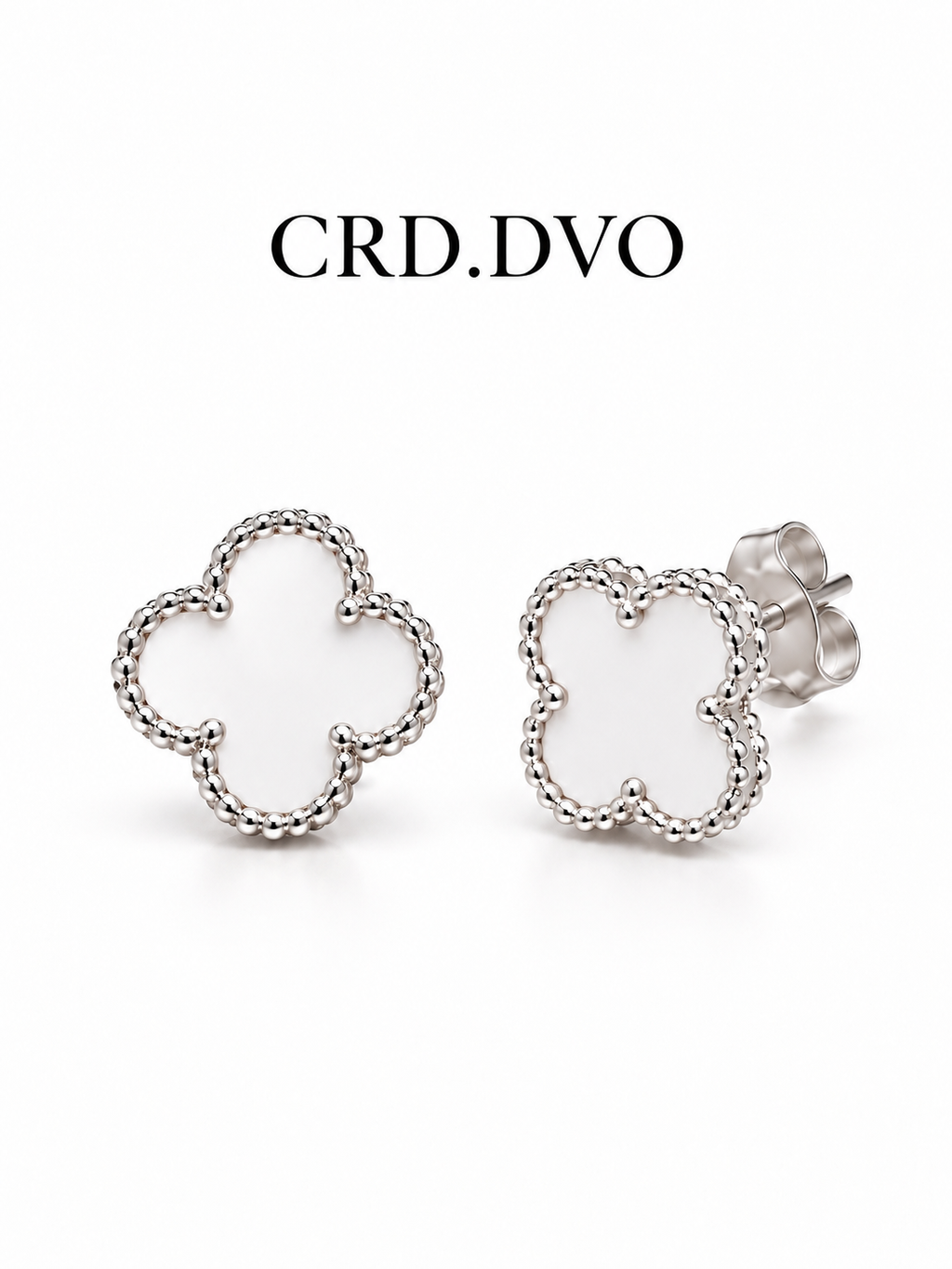 WHITE CLOVER STUD EARRING