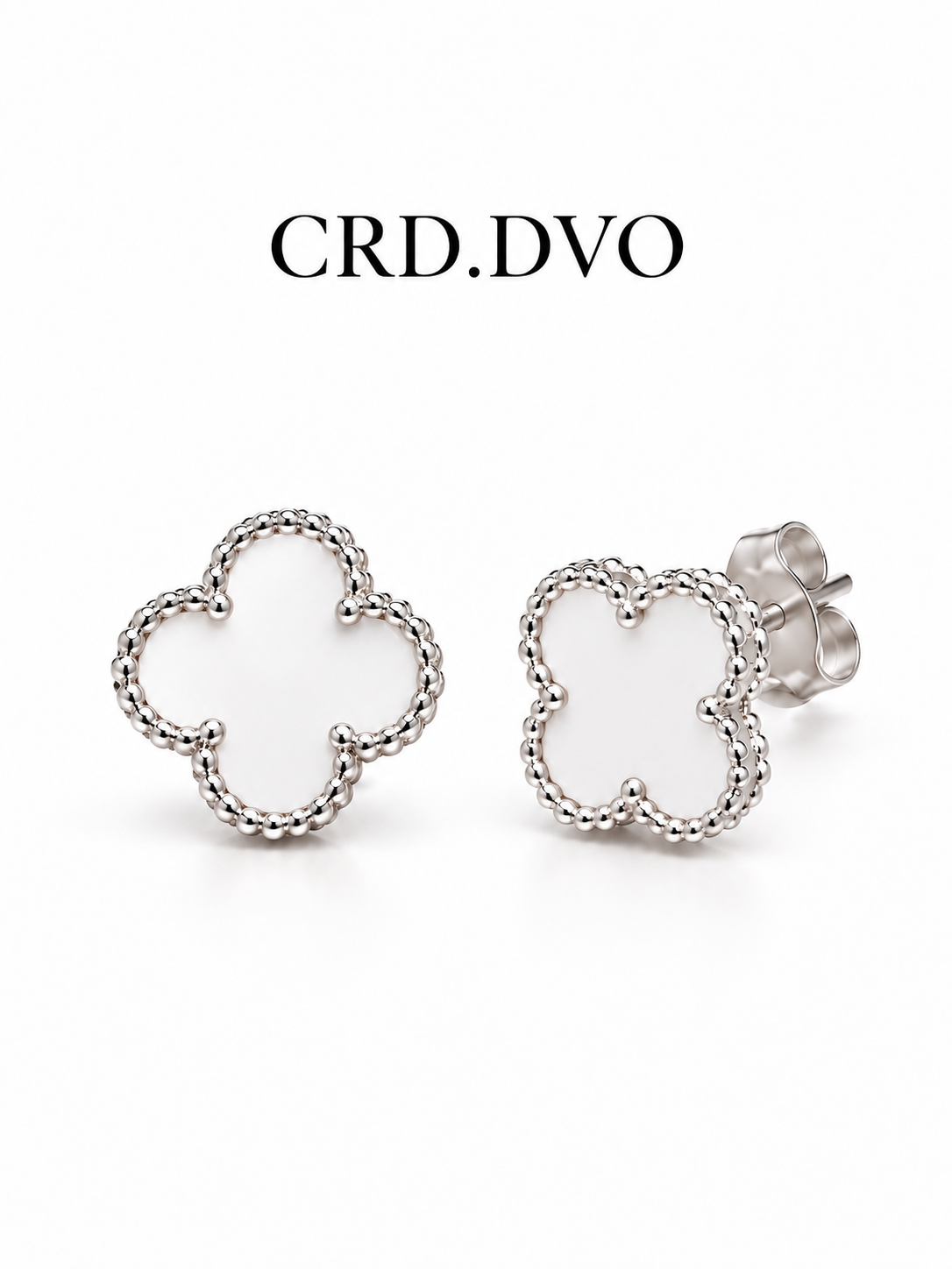 WHITE CLOVER STUD EARRING