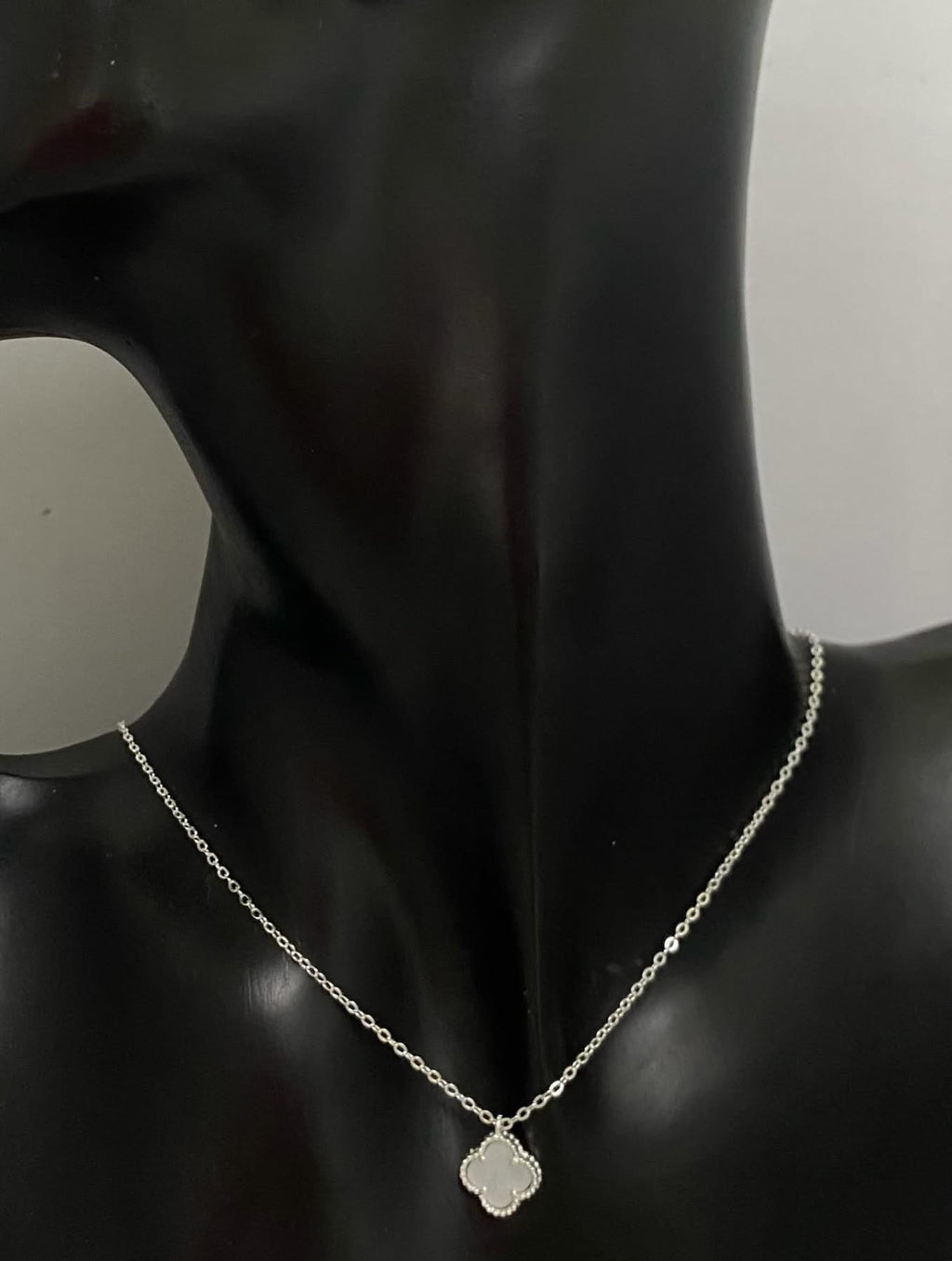 WHITE CLOVER NECKLACE