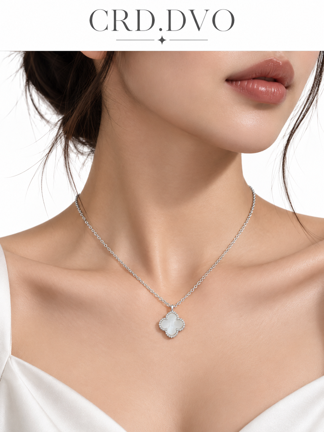 WHITE CLOVER NECKLACE